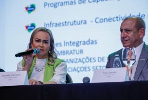 Ministra Daniela Carneiro e Tony Sandos da Unidestinos 